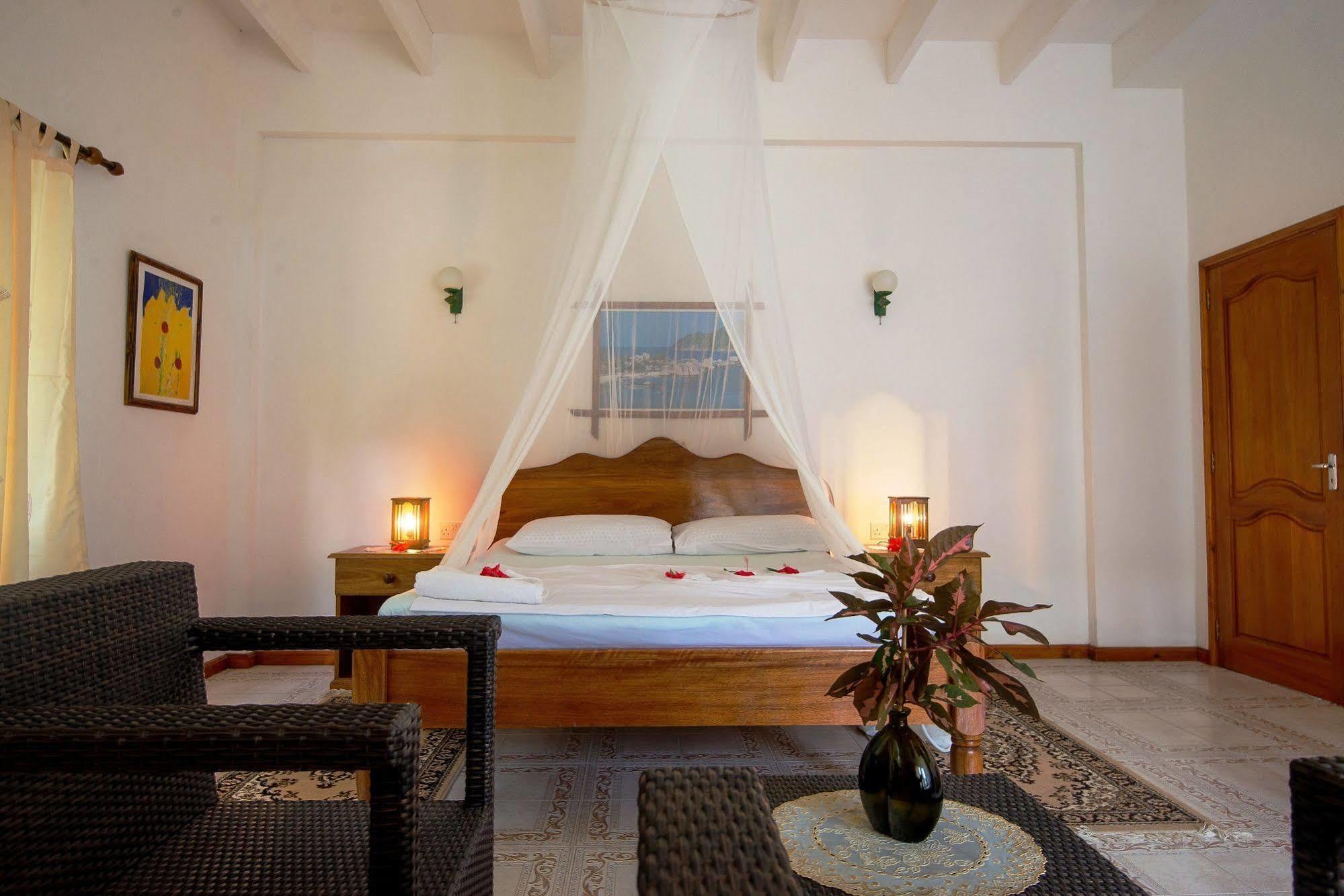 Zerof Self Catering Apartments La Digue Exterior photo